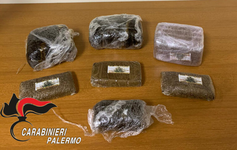 Carabinieri: arrestato 19enne con due chili di droga