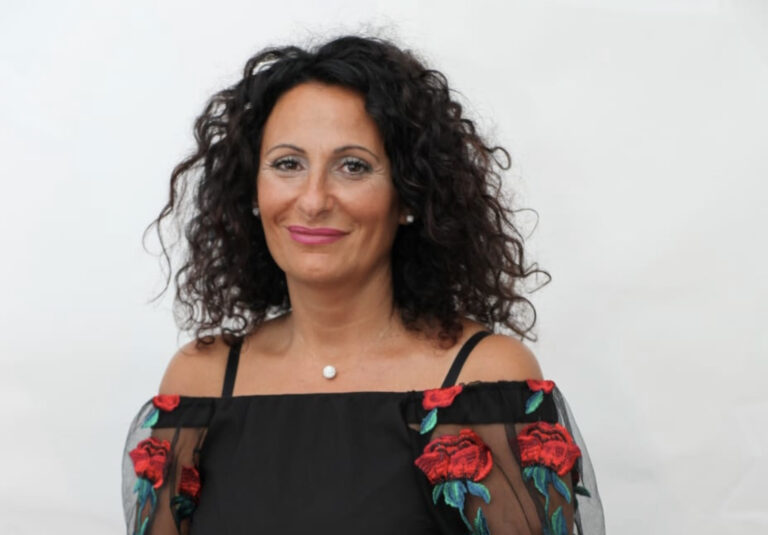 Termini Imerese: il consigliere Anna Chiara manifesta contro una potatura incompleta VIDEO