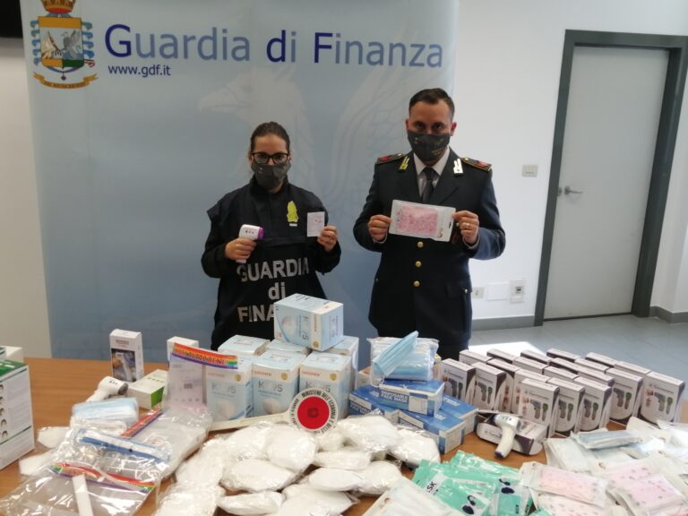 Guardia di finanza: sequestrati circa 17mila  dispositivi di protezione individuale e oltre 150 termometri infrarossi