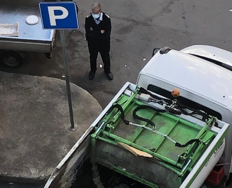 A Termini Imerese proseguono i controlli ai venditori ambulanti: chili di pescato buttato