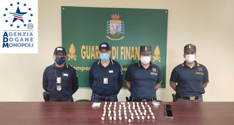 Guardia di Finanza: arrestato nigeriano con un chilogrammo di eroina nello stomaco