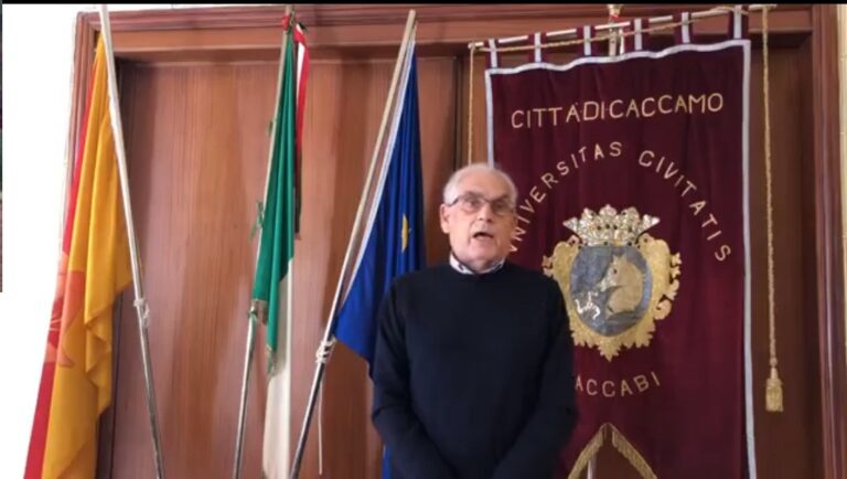 Caccamo: il comizio del sindaco Nicasio Di Cola VIDEO