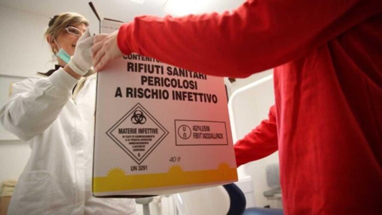 La segnalazione dei lettori: “Rifiuti Covid non ancora ritirati, ci sentiamo abbandonati”