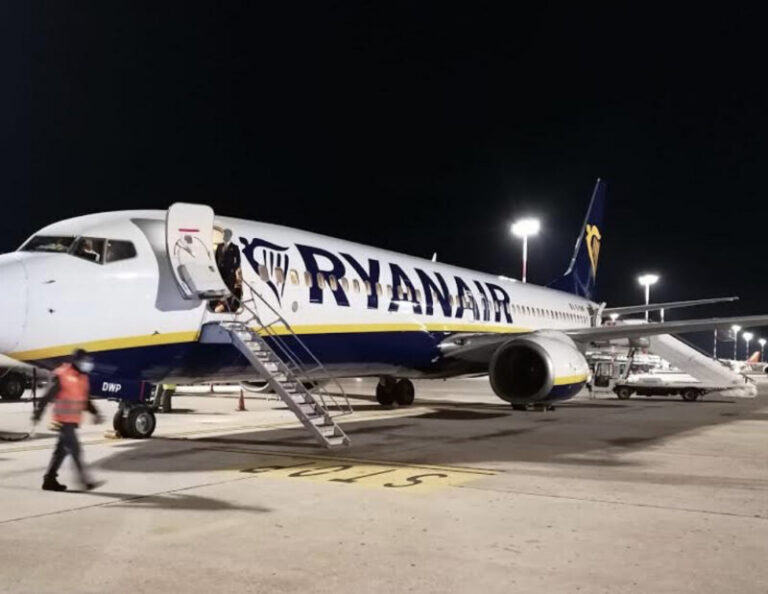 Variante Covid 19: tre positivi e due dubbi al tampone sul volo arrivato a Palermo da Londra