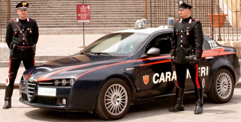 Tenta il suicidio, salvata dai carabinieri