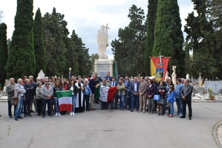 Lapide cimitero: i parenti degli internati militari e i partigiani replicano al consigliere Sciascia