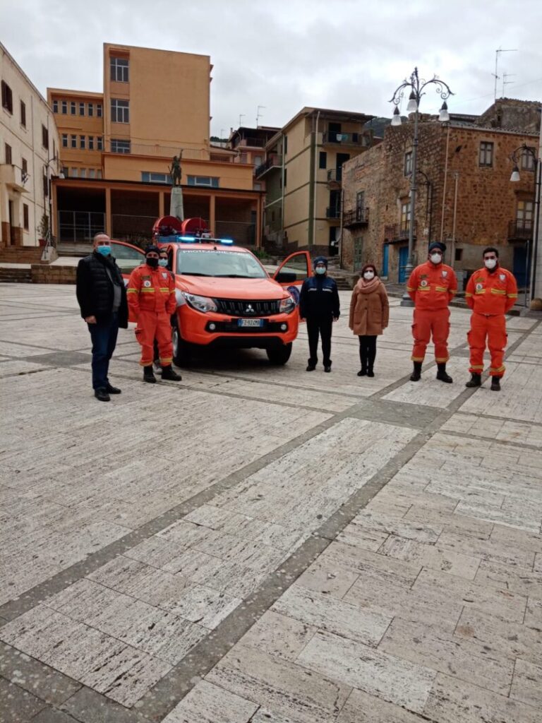 La Regione consegna un nuovo mezzo all’associazione Rigenerha di Montemaggiore Belsito FOTO