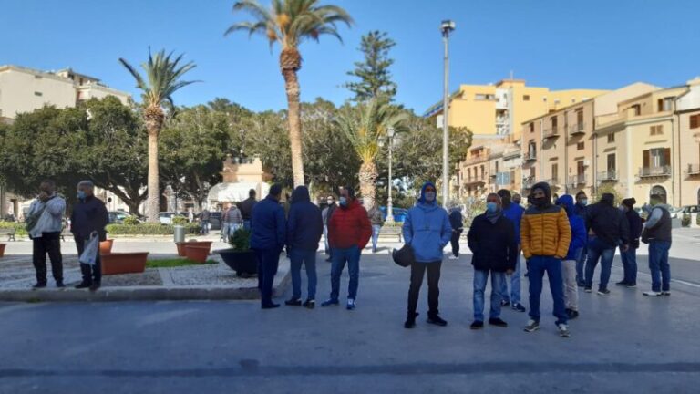 Termini Imerese: riesplode la protesta dei lavoratori della Bienne Sud – VIDEO