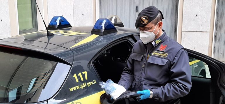 Guardia di Finanza: sequestrati quattro etti di cocaina, arrestato il responsabile