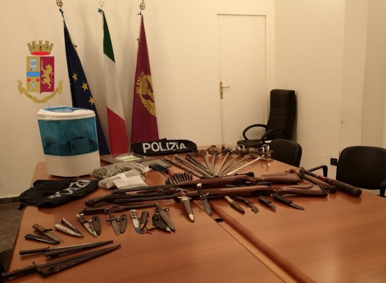 Arrestato dalla Polizia pregiudicato palermitano per detenzione armi e produzione e traffico di droga