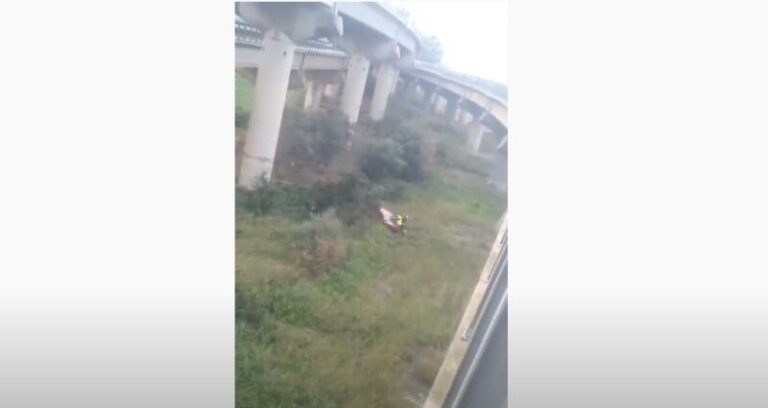 Incidente zona industriale Termini Imerese: auto precipita dal cavalcavia – VIDEO