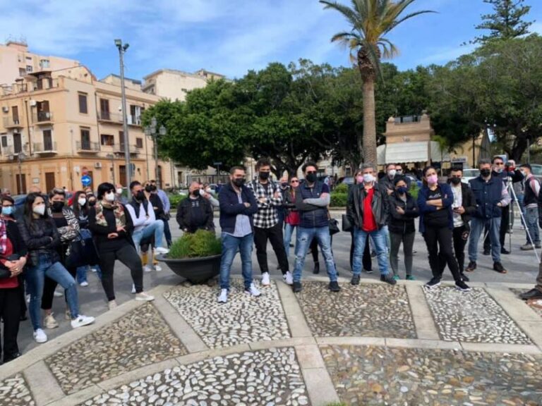 Termini Imerese zona rossa: la protesta in piazza Duomo, domani si replica -IL VIDEO