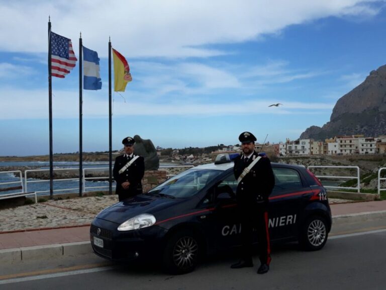 Droga in provincia di Palermo: due arresti dei carabinieri