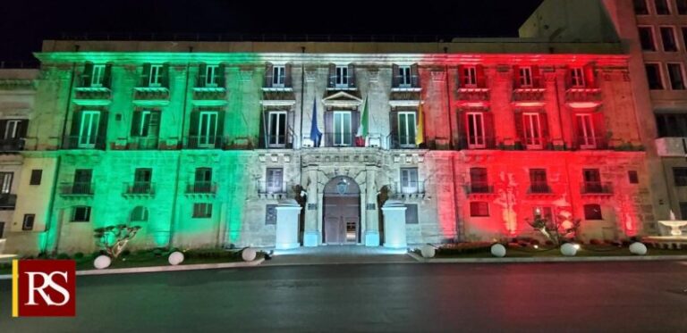 2 giugno: il Tricolore sulla facciata di Palazzo Orleans a Palermo