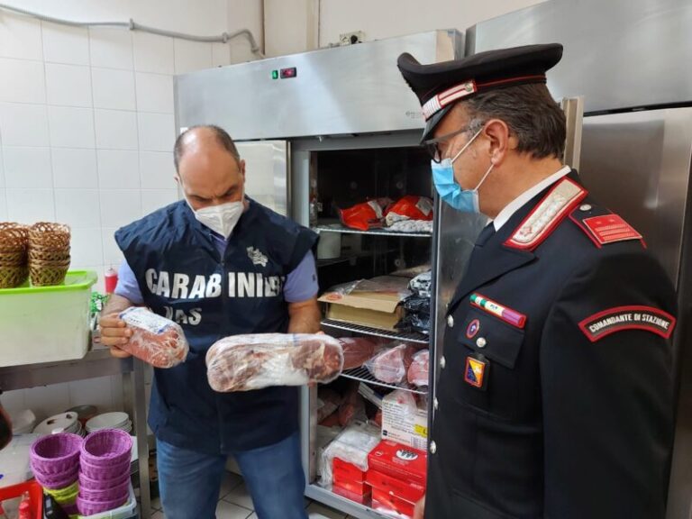 Controlli dei carabinieri a tappeto in provincia di Palermo, ispezioni nei ristoranti, tre denunce