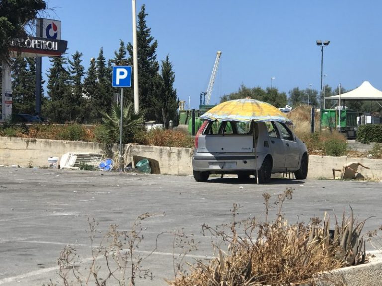 Termini Imerese: piazzale Crisone torna nel degrado