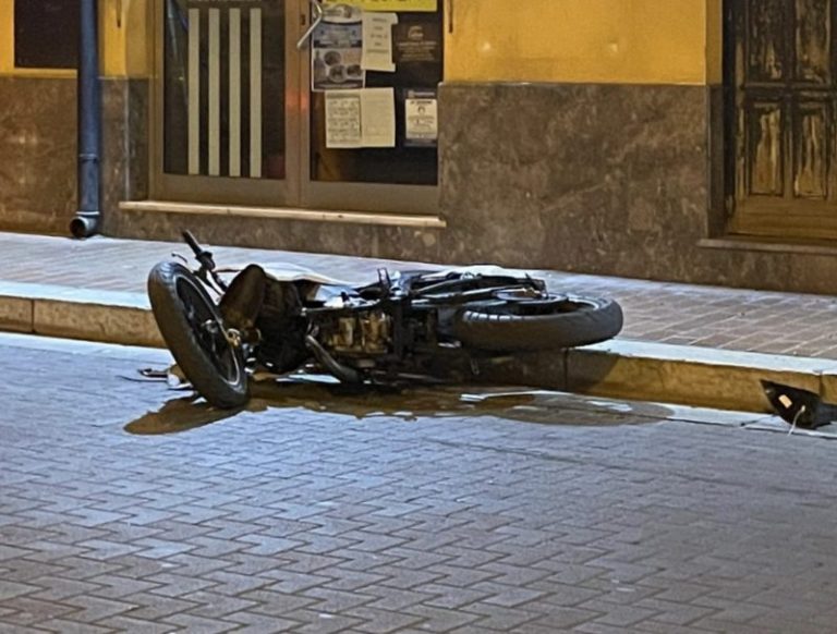 Termini Imerese: incidente nella notte, un motociclista ferito FOTO