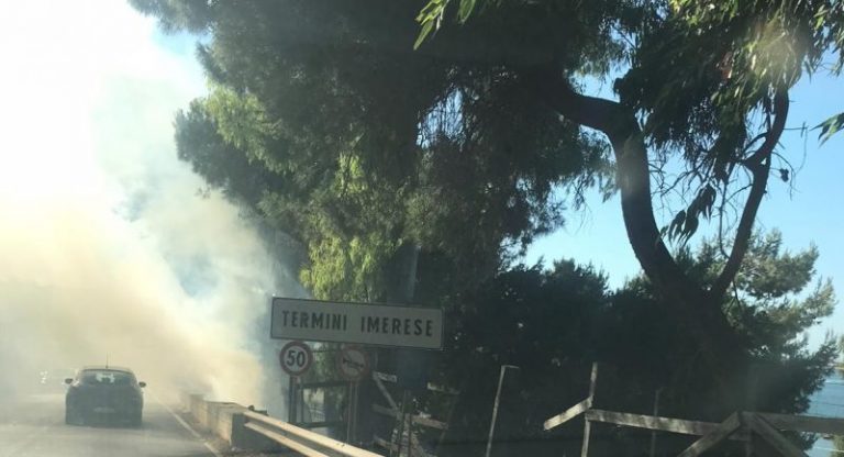 Termini Imerese: incendio in via Bartolomeo Romano, intervengono i vigili del fuoco