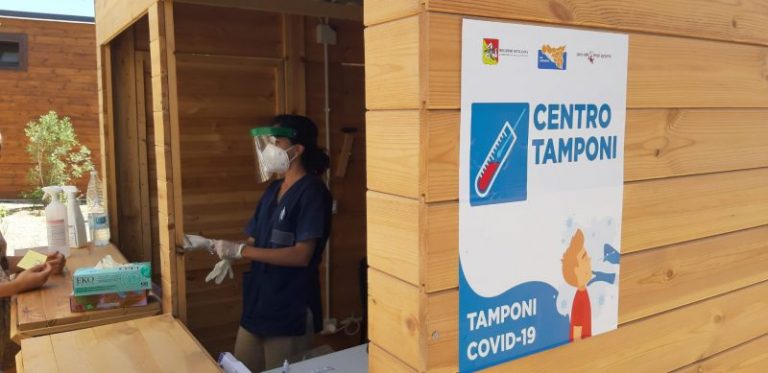 Covid: ladri di tamponi in azione in provincia di Palermo, rubati 400 test