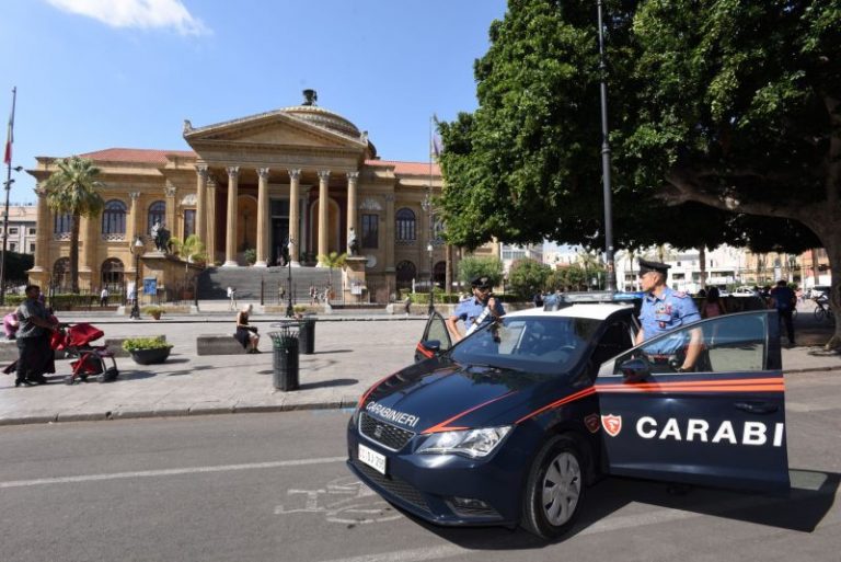 Atto vandalico al teatro Massimo di Palermo: carabinieri individuano i responsabili