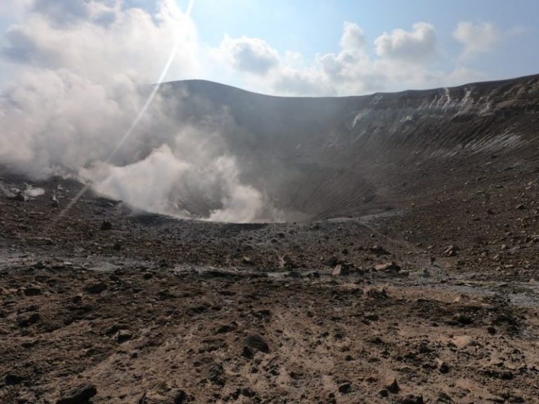 Vulcano, la Regione chiede a Roma “lo stato di emergenza di rilievo nazionale”