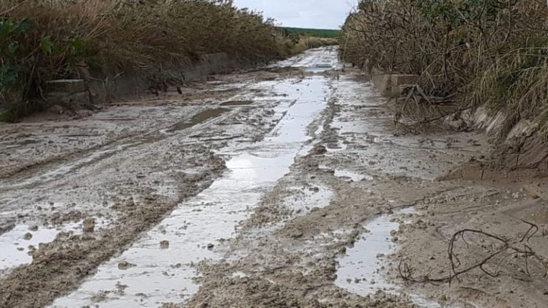 Maltempo Montemaggiore Belsito: smottamenti e frane, interrotta la SP 117 FOTO E VIDEO