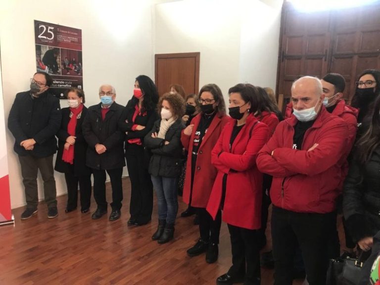 Roberta Vive! Caccamo ricorda Roberta nella giornata sulla violenza contro le donne LA DIRETTA