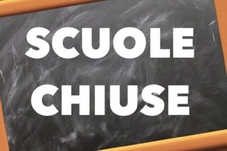 Scuole, in Sicilia in classe dal 13 gennaio: provvedimento esteso anche ai servizi educativi per l’infanzia