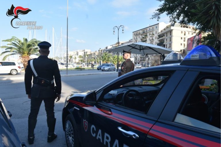 Carabinieri: in provincia di Palermo sequestrato oltre un chilo di droga, arrestate quattro persone