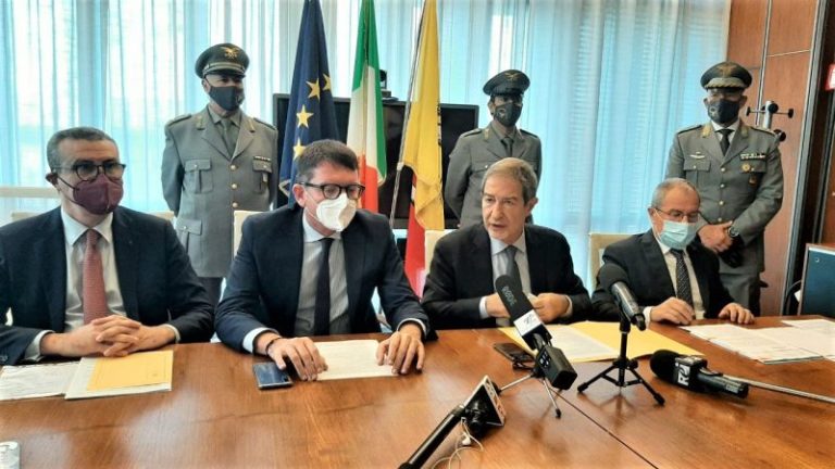 Regione Siciliana, concorsi per oltre 1000 assunzioni, Musumeci: «Una boccata d’ossigeno per l’occupazione»