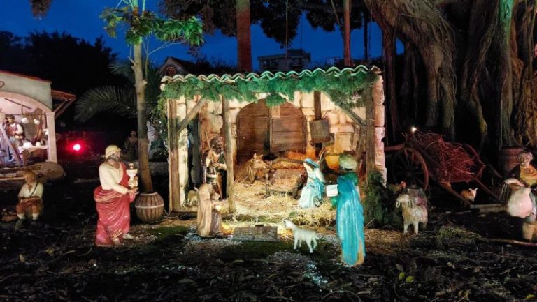 Giardini Orléans, inaugurati il presepe artistico e l’illuminazione natalizia FOTO