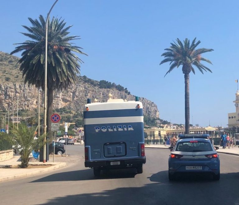 Polizia Palermo: scovata una base operativa per la coltivazione di funghi allucinogeni