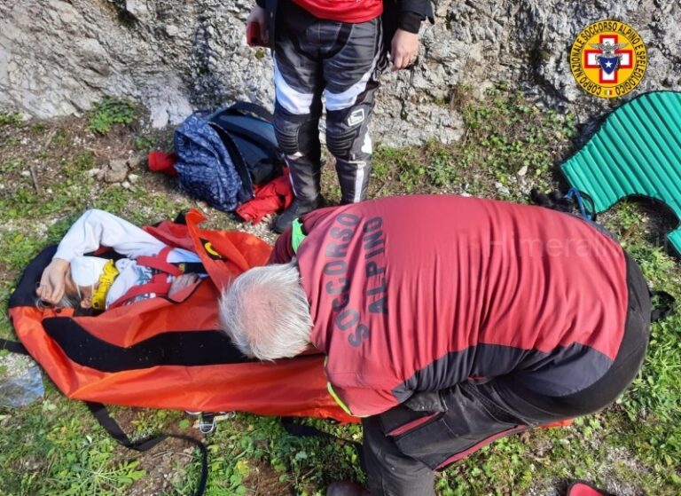 Provincia di Palermo: motociclista finito in un dirupo, salvato dal Soccorso Alpino FOTO