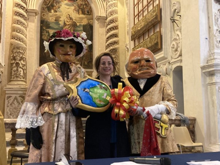 Carnevale  termitano 2022: consegnate le chiavi della città ai “Nanni”