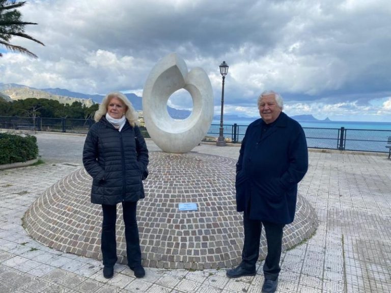 Termini Imerese: ripristinata la targa sulla scultura “Anabasi” al Belvedere