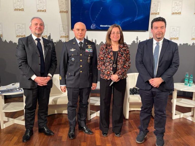 Il sindaco di Termini Imerese firma il protocollo d’intesa tra Aeronautica Militare e Città dei Motori