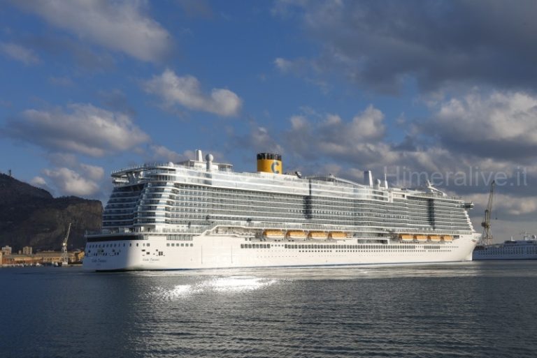 Costa Toscana, la nuova nave della flotta di Costa Crociere, è arrivata a Palermo FOTO