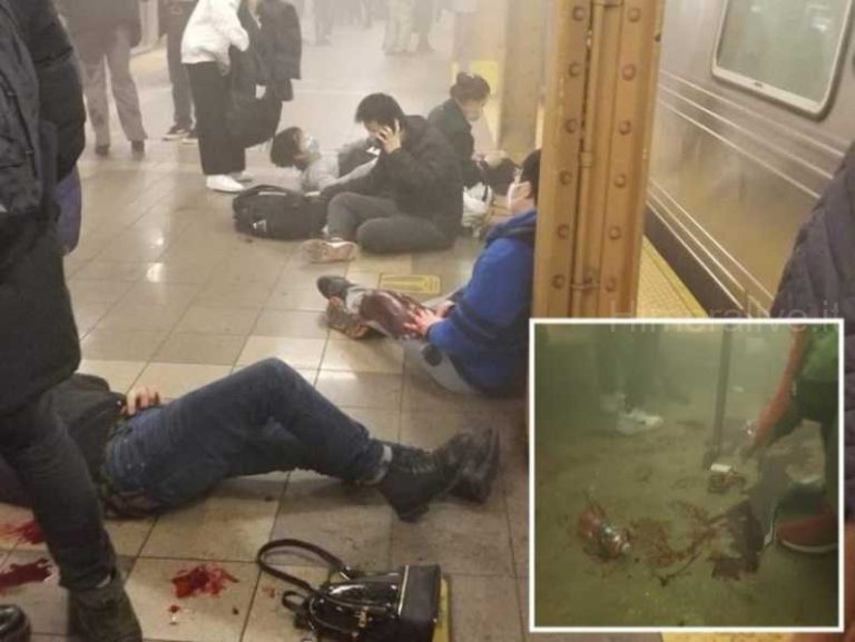 Attentato a New York: sparatoria in metropolitana FOTO