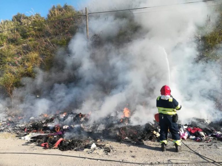 Incendio Termini Imerese: fiamme in contrada Tonnarella nella bretella di collegamento all’area industriale