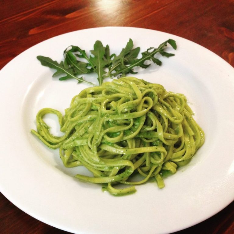 Le ricette di Himera Live: linguine al pesto di rucola