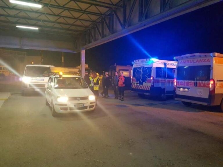 Nella notte incidente aereo simulato all’aeroporto di Trapani Birgi con centinaia di mezzi e persone FOTO