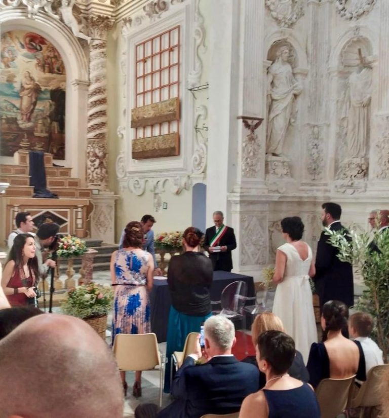 Da Milano a Termini Imerese per celebrare il loro matrimonio nella splendida chiesa di Maria SS della Misericordia