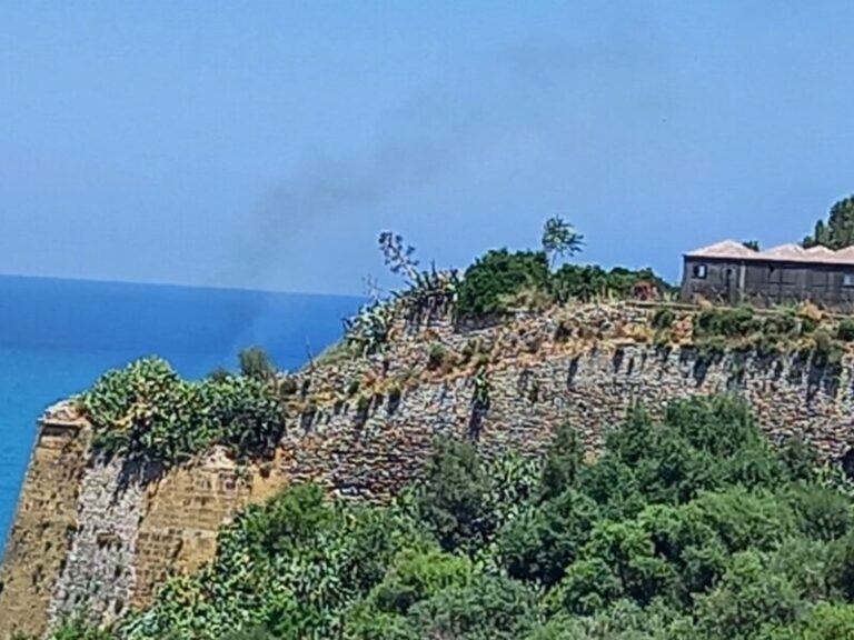 Termini Imerese: ancora un rogo al Kalos FOTO