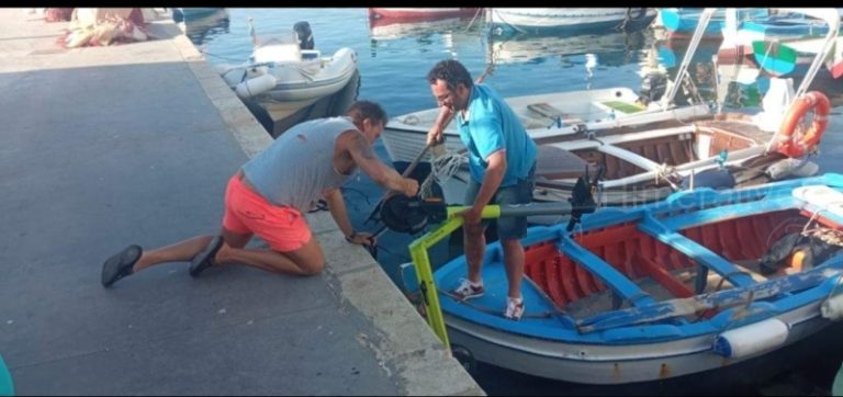 Il monopattino elettrico gettato in mare: recuperato nelle acque di Isola delle Femmine