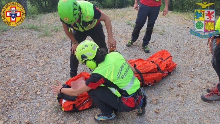 Finisce in un dirupo con la mountain bike: salvata da Soccorso Alpino e Vigili del fuoco a Gratteri