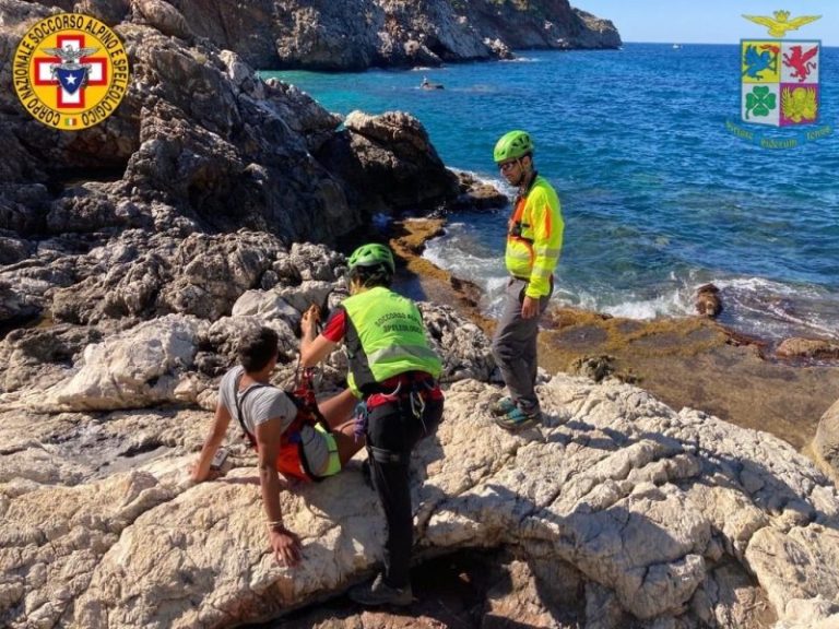 Giovane palermitano e turista milanese scivolano sulla scogliera: salvati dal soccorso alpino FOTO