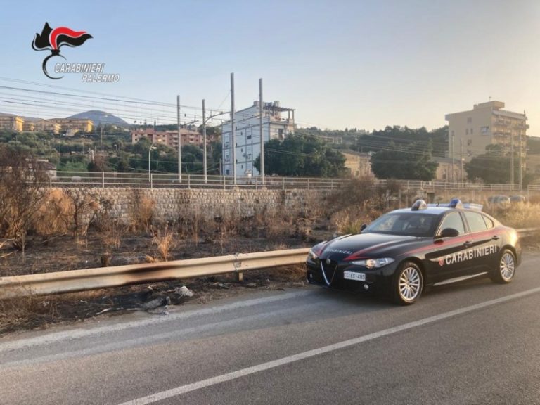 Termini Imerese: quarantenne di Cerda arrestato mentre appiccava incendio FOTO