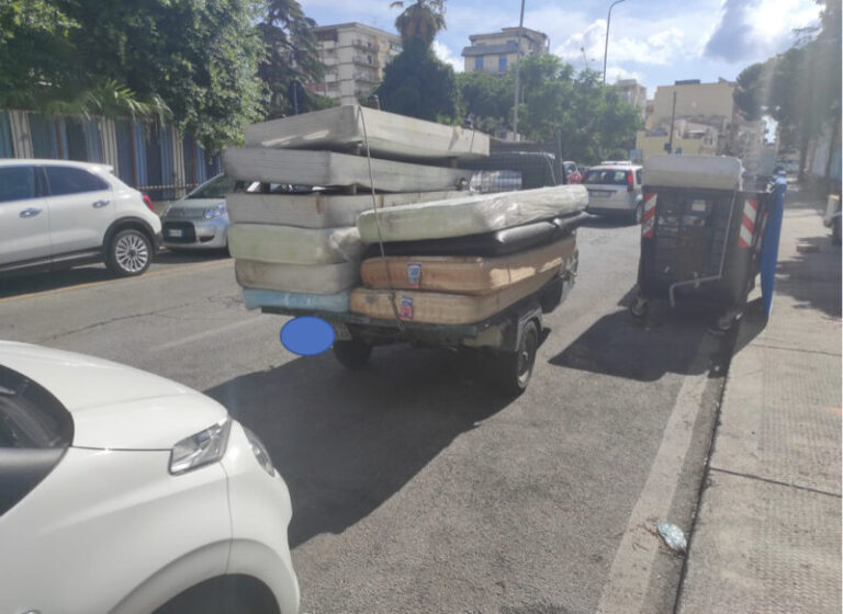 Polizia municipale: multa da ottomila euro per abbandono rifiuti a Palermo