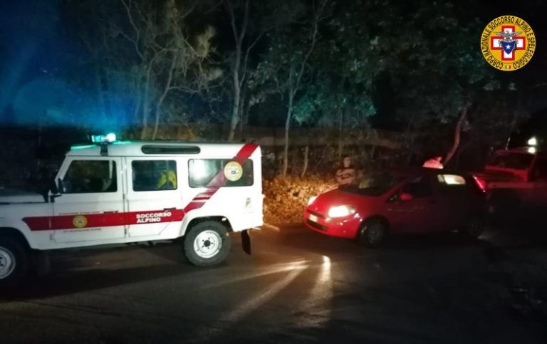 Dispersi in fitta area boschiva: salvati nella notte dal Soccorso Alpino