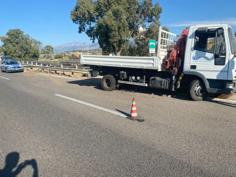 Incidente sulla A19: coinvolto un mezzo pesante, traffico rallentato al Km 33 in direzione Palermo